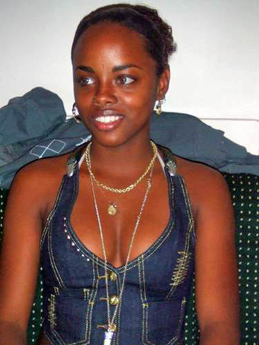 Y&eacute;l&eacute;na